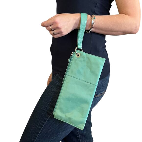 HOBO Vida Aqua Blue Leather Wristlet Bag - Picture 2 of 8